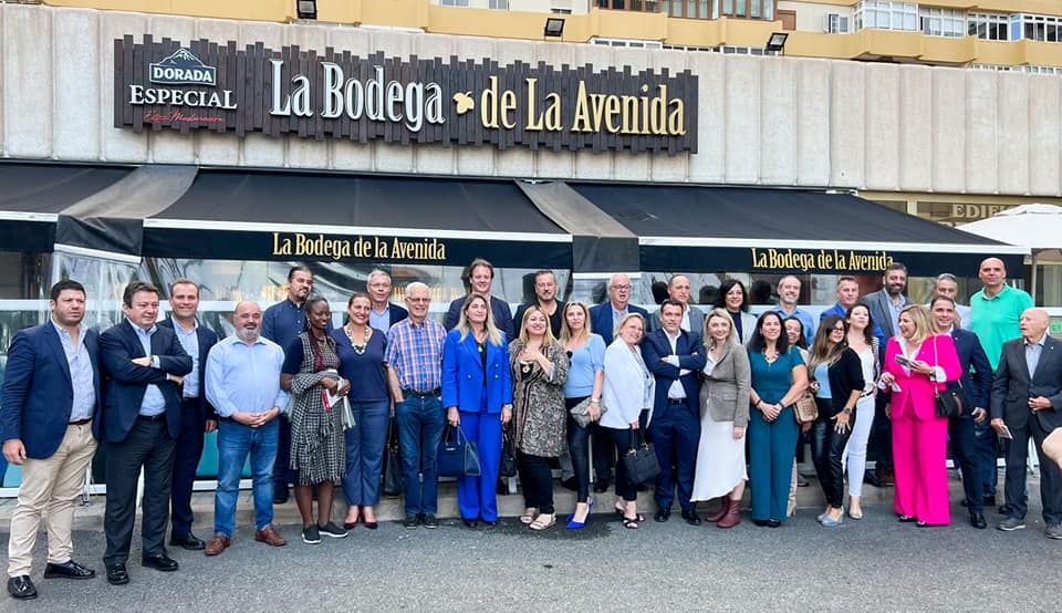 Gran encuentro navideño entre asociaciones empresariales en Canarias.